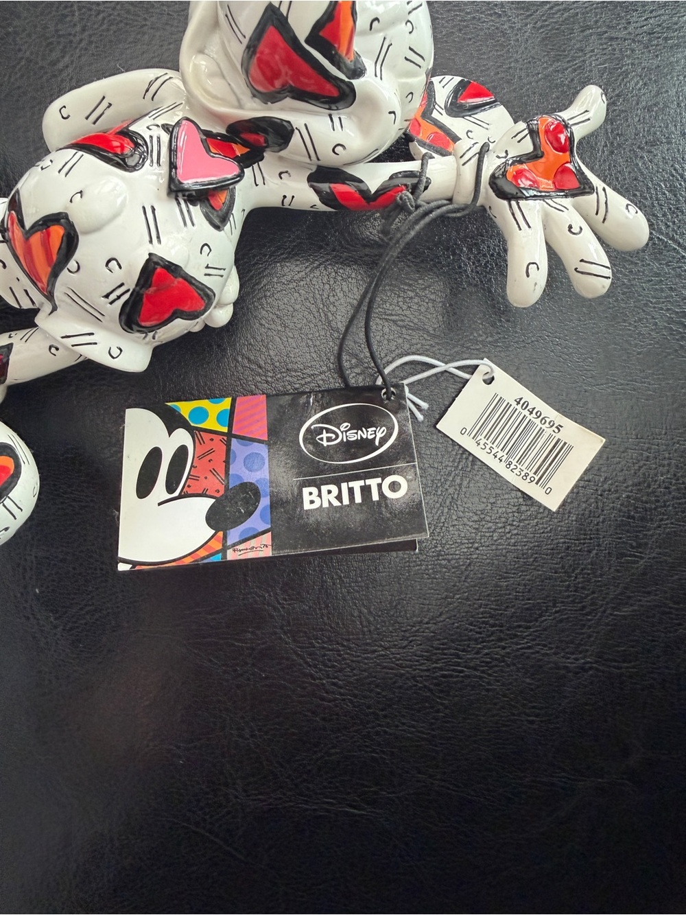 Disney By Britto
Mickey Wrapped In Hearts Figurine - Picture 3 of 6